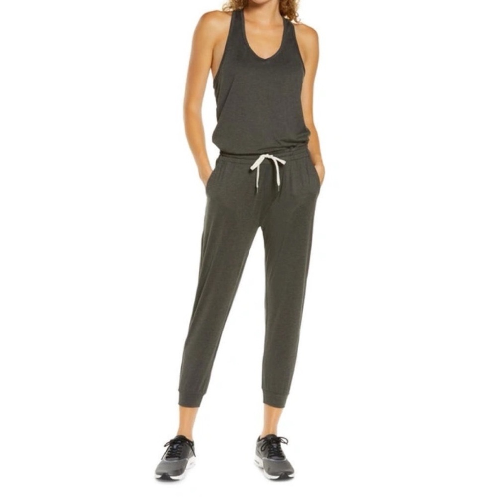 EUC Vuori Lux Jumpsuit in Charcoal Heather